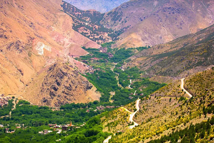 Vallée d'Imlil, Vallée verte entre les montagnes ocre du Haut Atlas